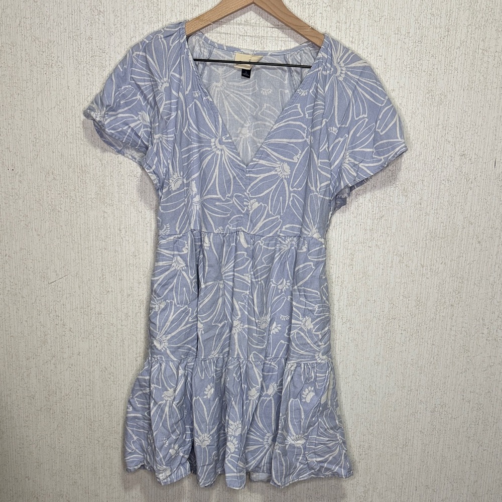 Universal Thread Blue and White Floral Dress
